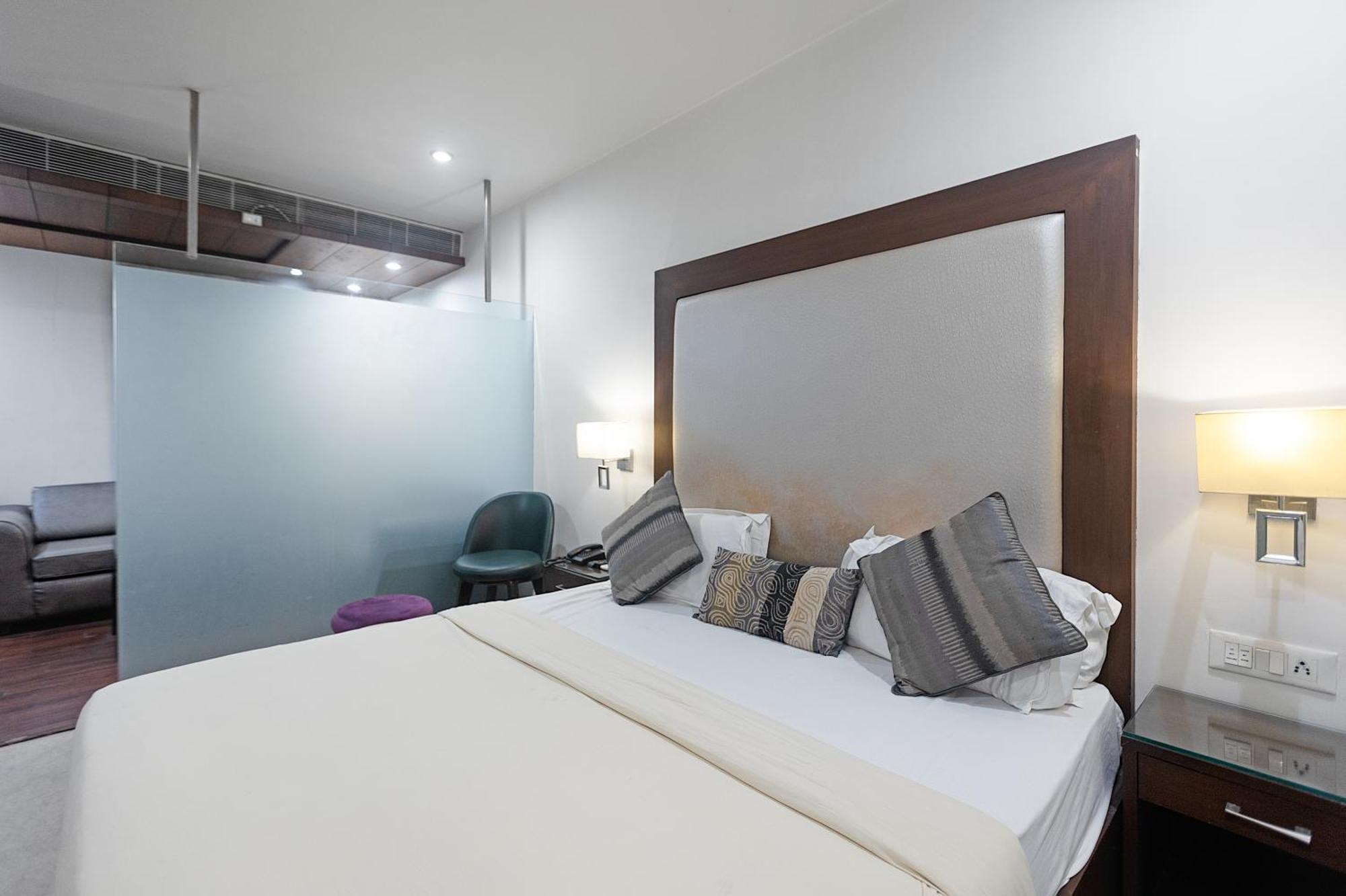 The Grand Vikalp By Saga Hotels New Delhi Exterior photo